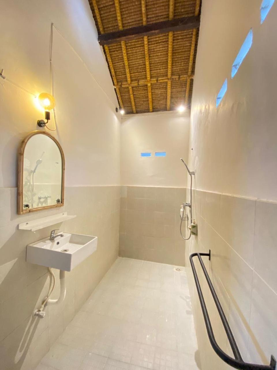Surf Shack Grupuk Hotel Bumbang Luaran gambar